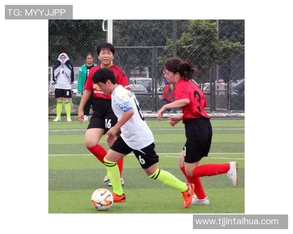 拜仁狂胜AC米兰五球大捷帽子戏法点燃世界杯激情瞬间